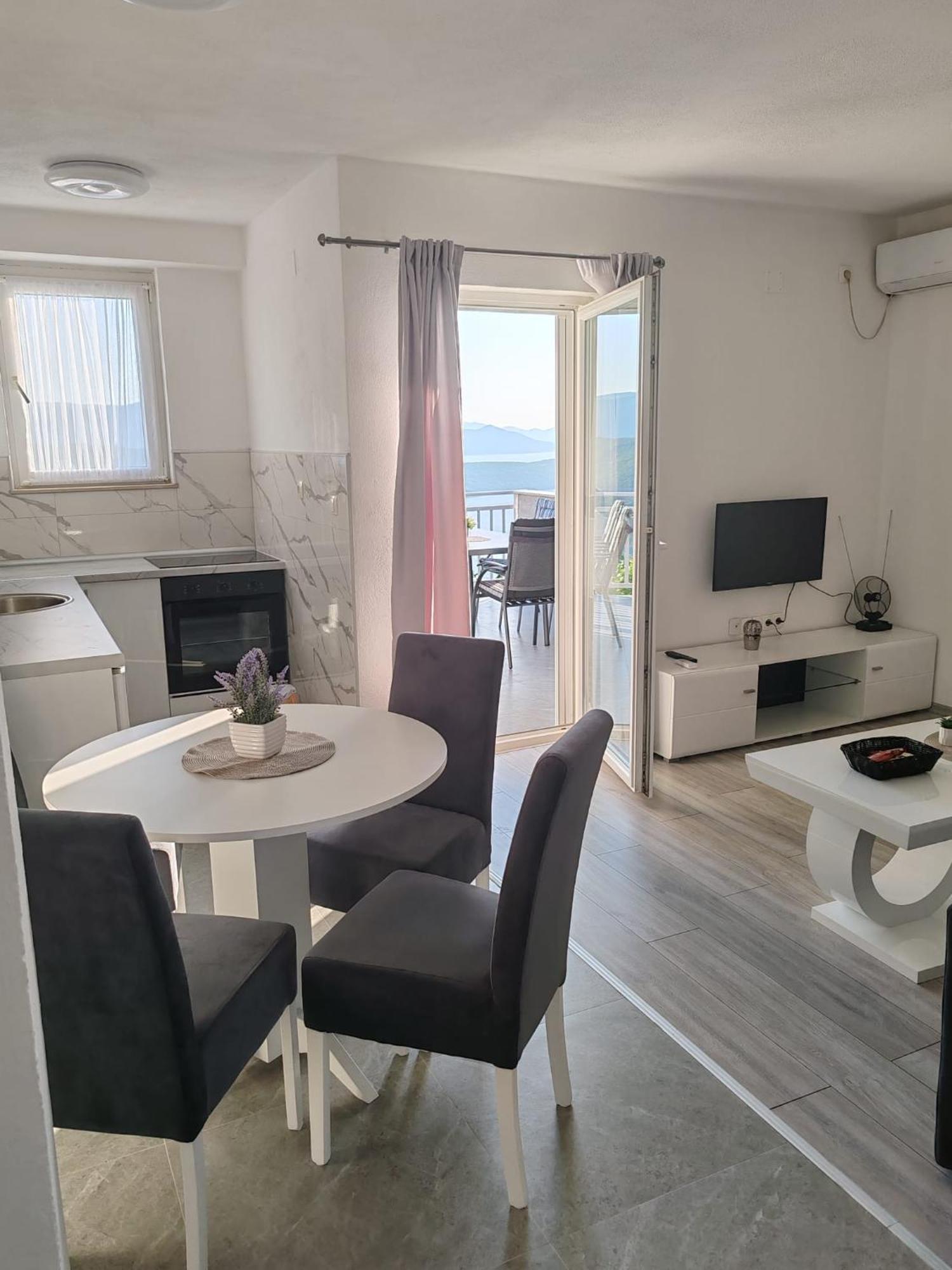 Apartman Iva 内乌姆 外观 照片